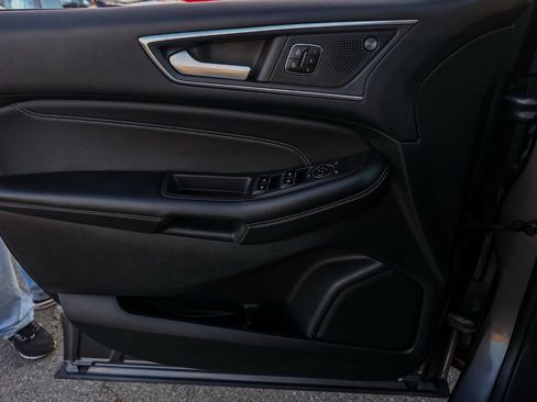 Used 2023 Ford Edge Titanium image 23