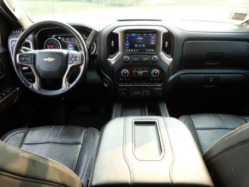 Used 2020 Chevrolet Silverado 1500 High Country w/ Technology Package AWD/4WD image 10