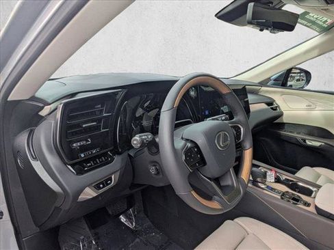 Used 2025 Lexus RX 350 w/ Luxury Package image 9