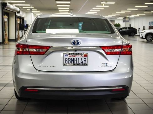 Used 2018 Toyota Avalon Limited image 8