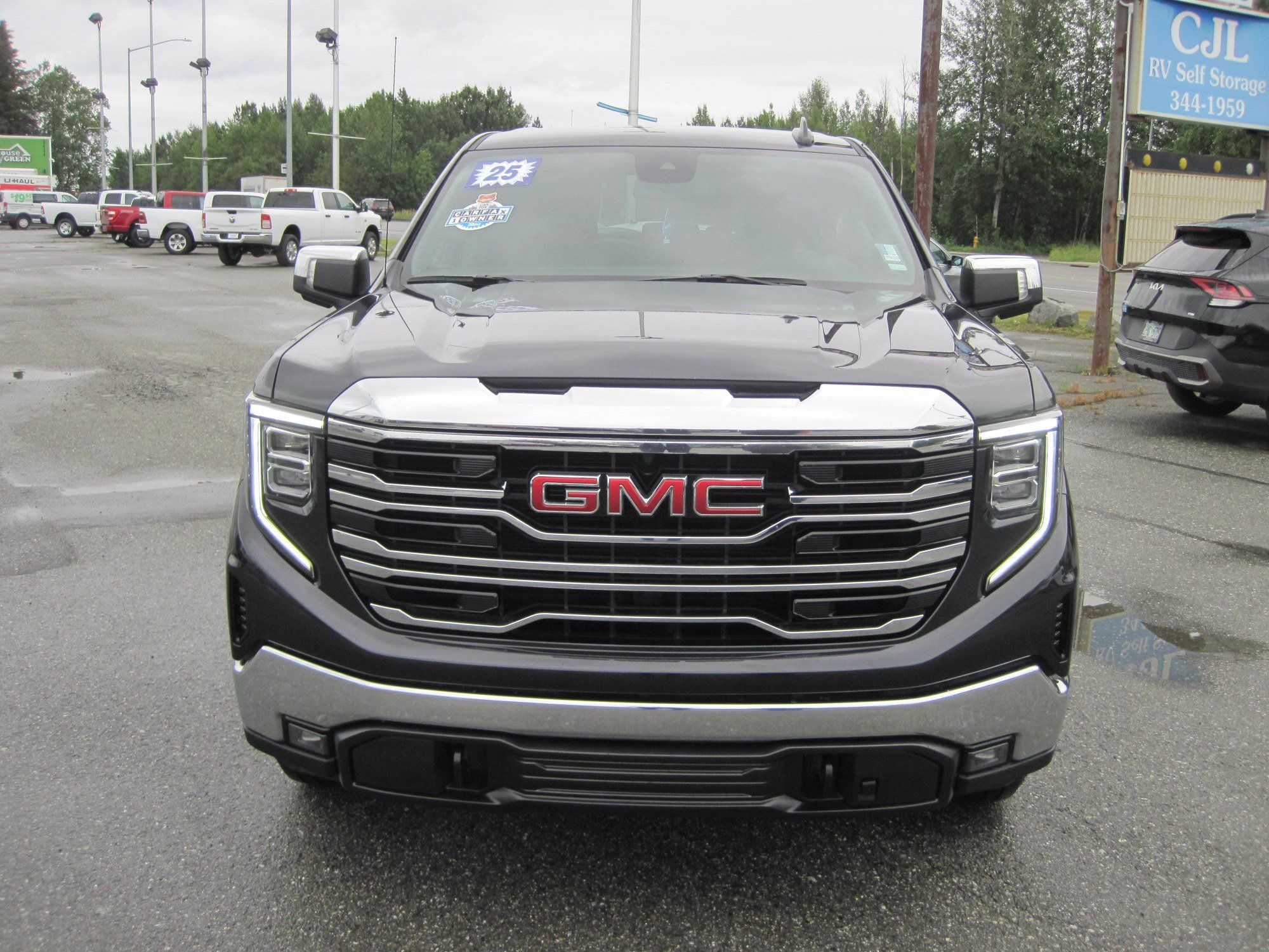 Used 2025 GMC Sierra 1500 SLT AWD/4WD image 2