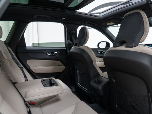 New 2026 Volvo XC60 B5 Core image 23