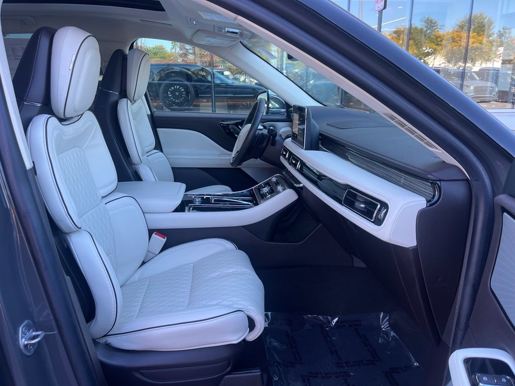 Used 2022 Lincoln Aviator Black Label Grand Touring w/ Class IV Trailer Tow Package AWD/4WD image 21