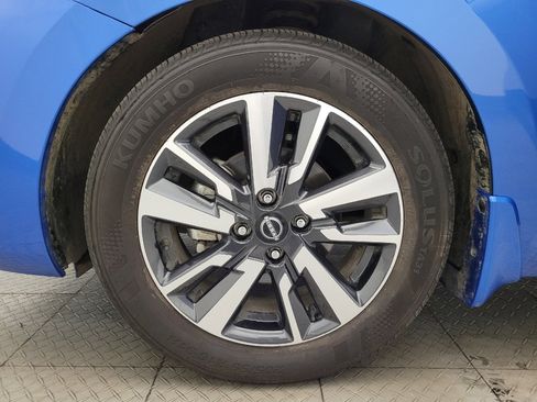 Used 2024 Nissan Versa SV w/ Trunk Package image 31