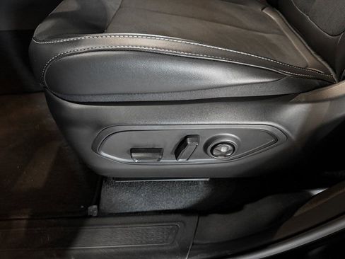 New 2025 Jeep Grand Cherokee Altitude AWD/4WD image 21