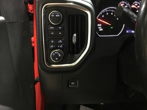 Used 2022 Chevrolet Silverado 1500 LT w/ Z71 Off-Road Package AWD/4WD image 43