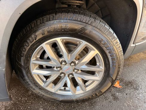 Used 2018 GMC Acadia SLE w/ Driver Alert Package I image 42