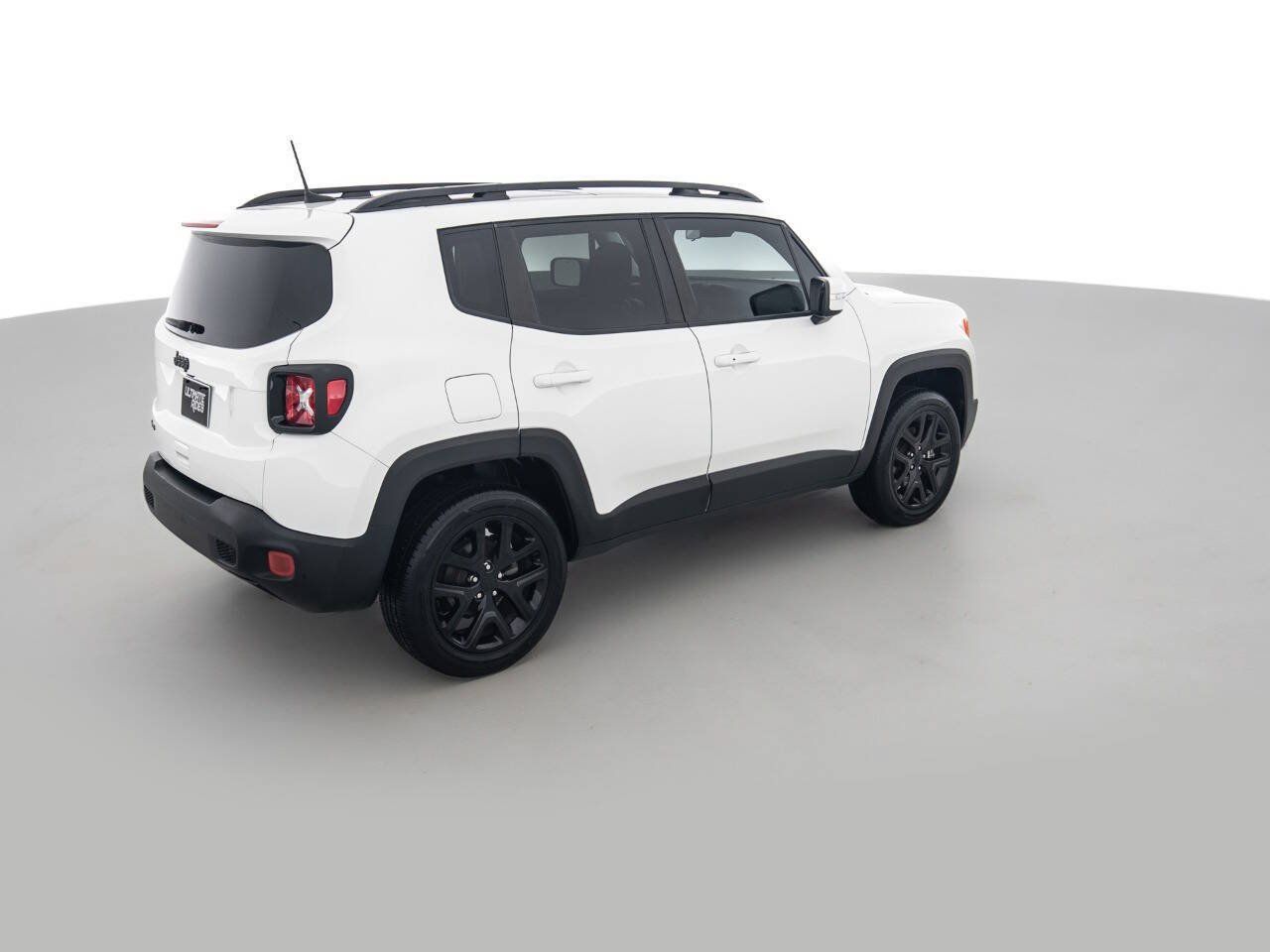 Used 2018 Jeep Renegade Altitude w/ UConnect 8.4 Nav Group AWD/4WD image 5