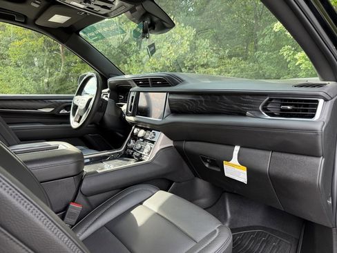 Certified 2024 GMC Yukon Denali w/ Denali Reserve Package image 23