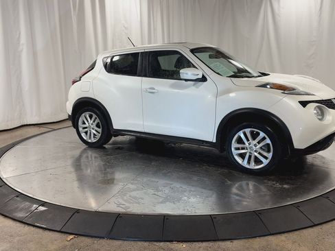 Used 2016 Nissan Juke SL image 2