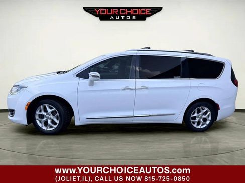 Used 2020 Chrysler Pacifica Limited FWD image 2