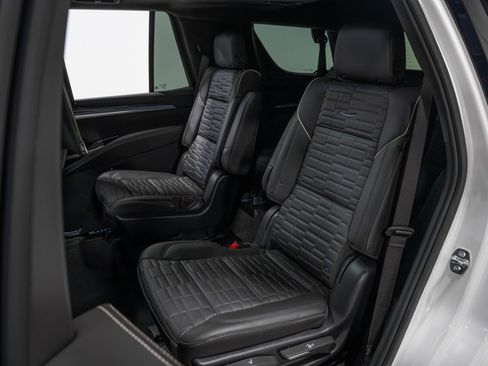 Used 2025 Cadillac Escalade V w/ LPO, ONYX Package AWD/4WD image 38