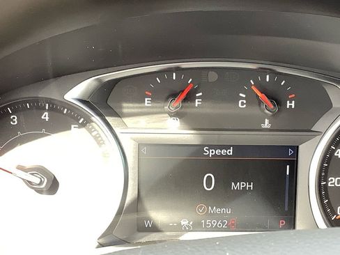 Used 2024 GMC Terrain SLE w/ Driver Convenience Package FWD image 10