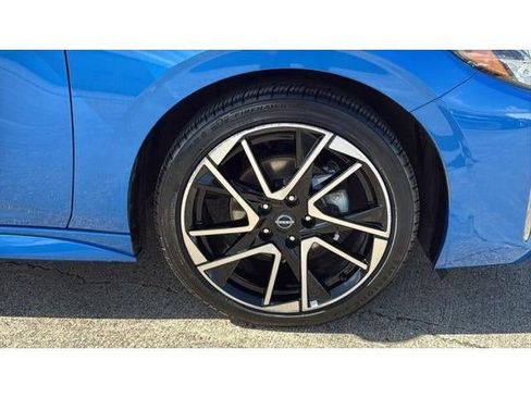 Used 2025 Nissan Sentra SR FWD image 34