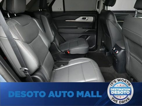 Certified 2025 Ford Explorer Active w/ Active Comfort Package RWD image 14