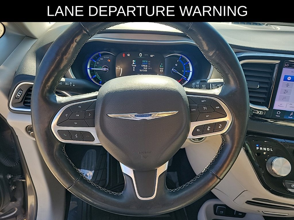 Used 2021 Chrysler Pacifica Touring-L FWD image 21