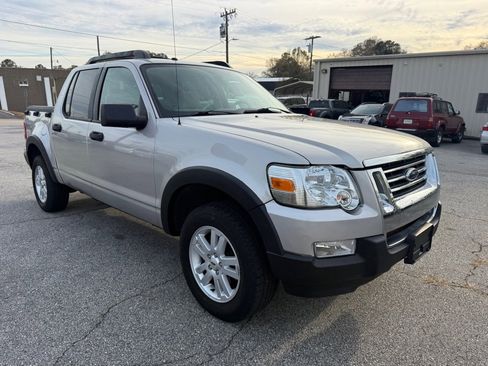 Used 2008 Ford Explorer Sport Trac XLT image 3