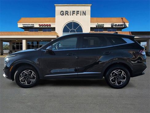 Used 2024 Kia Sportage LX image 10