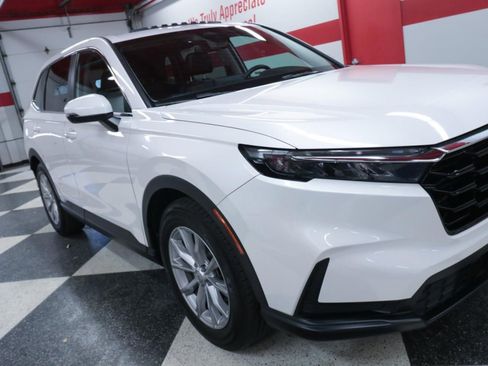 Used 2023 Honda CR-V EX image 4