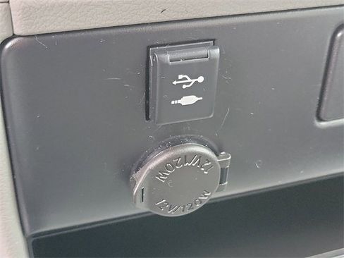 Used 2020 Toyota Sienna LE w/ Carpet Mat Package image 16