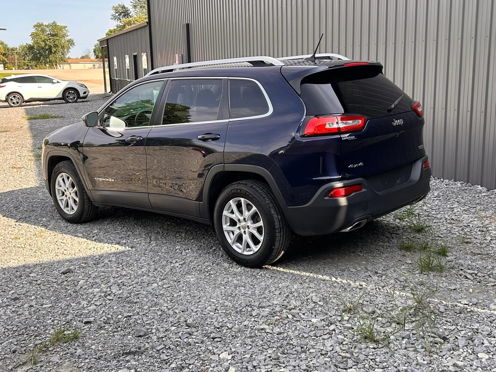 Used 2015 Jeep Cherokee Latitude w/ Comfort/Convenience Group AWD/4WD image 6