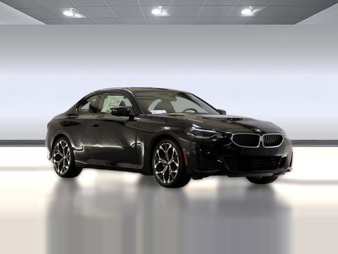 Used 2026 BMW 230i Coupe w/ Convenience Package RWD image 6