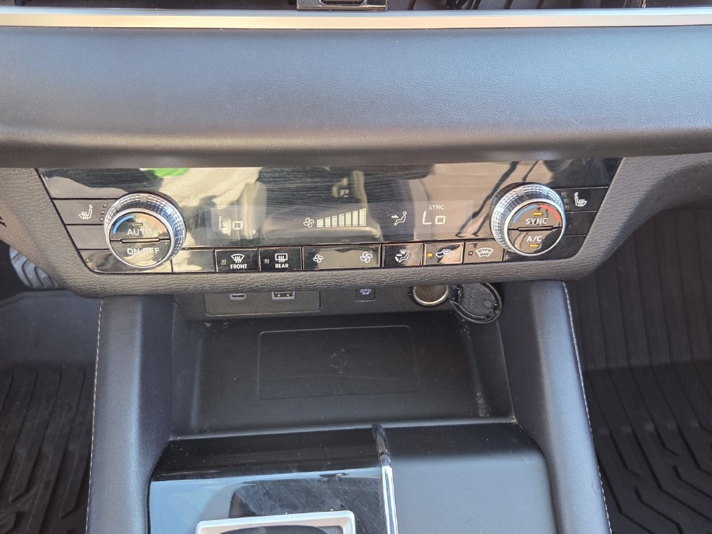 Used 2024 Mitsubishi Outlander AWD image 22