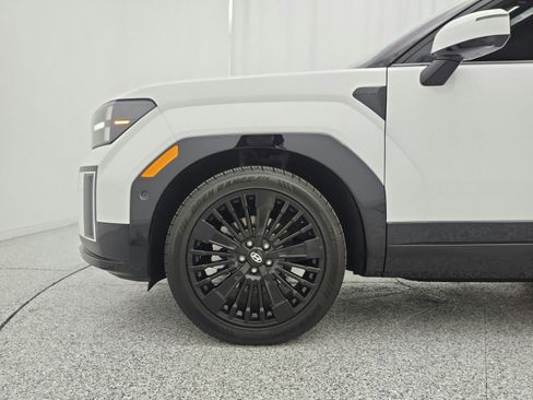 Used 2025 Hyundai Santa Fe Calligraphy FWD image 18