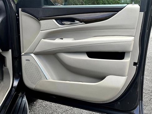 Certified 2020 Cadillac Escalade Luxury image 26