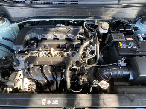 Used 2025 Hyundai Venue FWD image 28