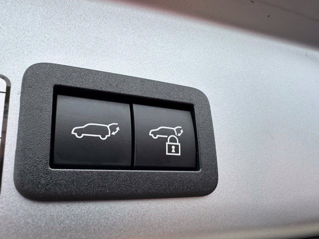 Used 2023 Toyota Corolla Cross AWD Hybrid w/ Convenience Package image 13