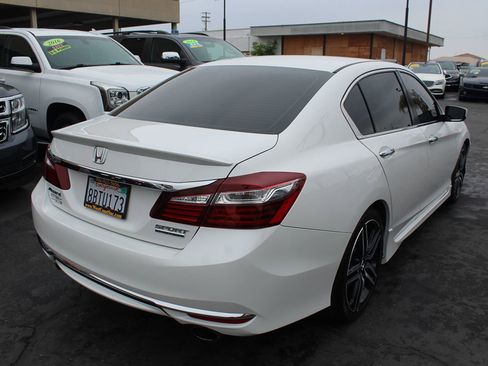 Used 2017 Honda Accord Sport Special Edition image 7