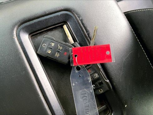 Used 2019 Chevrolet Tahoe LT image 11