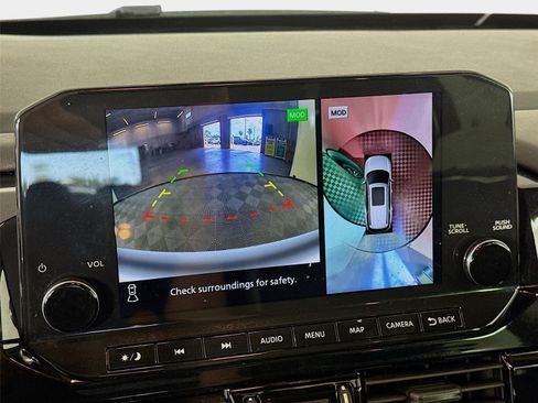 Used 2023 Nissan Pathfinder Platinum AWD/4WD image 18