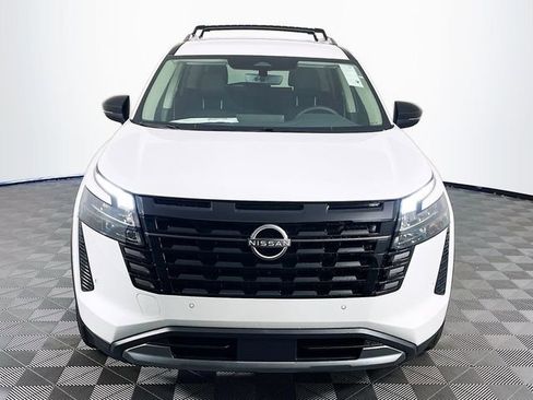 New 2026 Nissan Pathfinder SL image 3