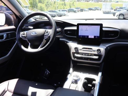 Used 2024 Ford Explorer XLT w/ Equipment Group 202A AWD/4WD image 15
