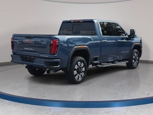 Used 2026 GMC Sierra 2500 Denali w/ Technology Package AWD/4WD image 5