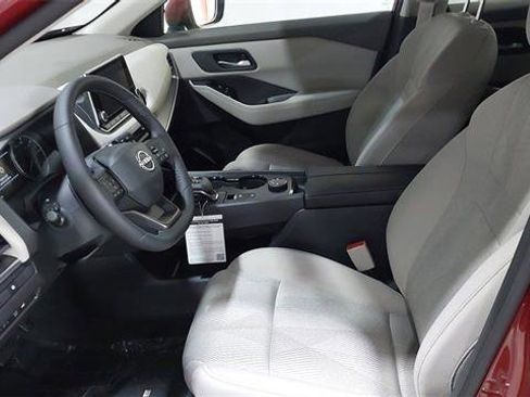 Used 2025 Nissan Rogue SV AWD/4WD image 20