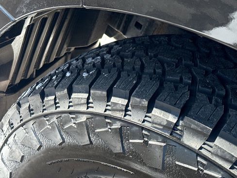 Used 2017 Nissan Frontier PRO-4X image 10