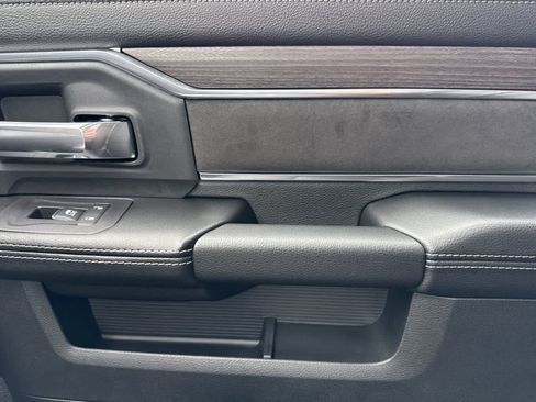 New 2026 RAM 2500 Laramie AWD/4WD image 18