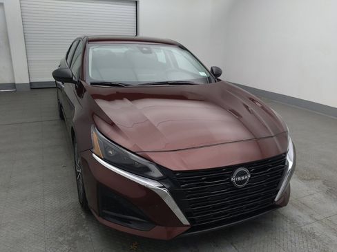 Used 2024 Nissan Altima 2.5 SV image 14