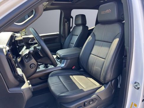 Used 2025 Chevrolet Silverado 1500 High Country w/ High Country Premium Package AWD/4WD image 14