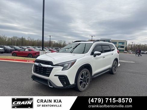 Used 2023 Subaru Ascent Touring image 2