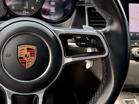 Used 2018 Porsche Macan AWD/4WD image 41