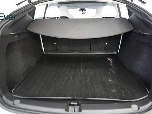Used 2023 Tesla Model Y Long Range AWD/4WD image 8