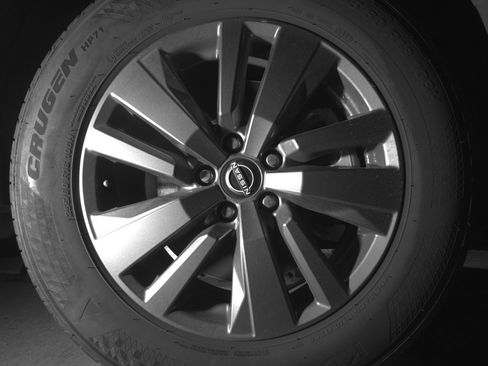 Used 2025 Nissan Pathfinder SV image 13