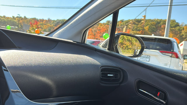 Certified 2019 Toyota Prius LE AWD/4WD image 18