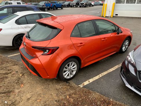 Used 2023 Toyota Corolla SE image 3