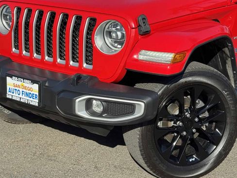 Used 2021 Jeep Wrangler Unlimited Sahara image 3