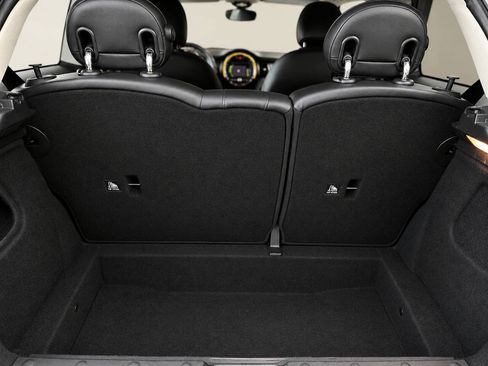 Used 2018 MINI Cooper 2-Door Hardtop FWD image 13